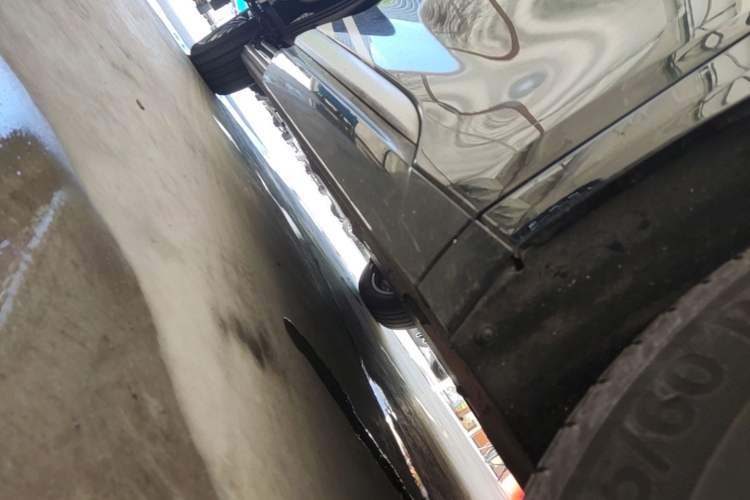 Used Denza D9 2024 DM-i 1050 Luxury Model Right Side Sill