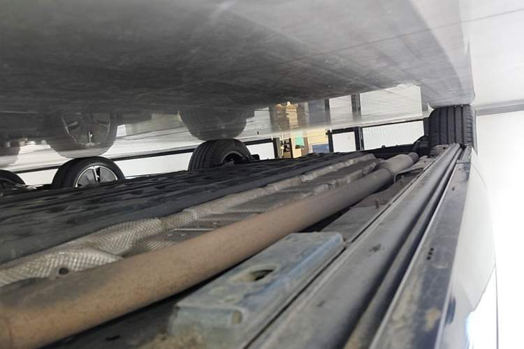 Used Denza D9 2024 DM-i 980 Four-Wheel Drive Prestige Model Right Side Sill