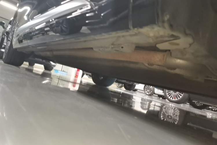 Used Denza D9 2024 DM-i 980 Four-Wheel Drive Prestige Model Right Side Sill