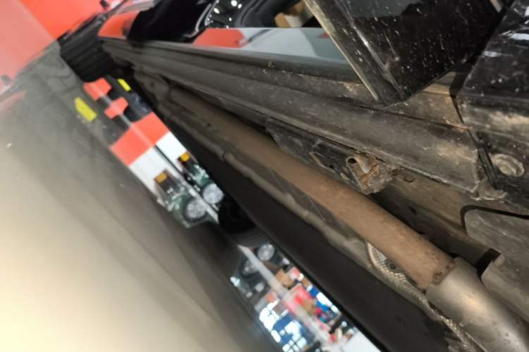 Used Denza D9 2024 DM-i 980 Four-Wheel Drive Prestige Model Right Side Sill