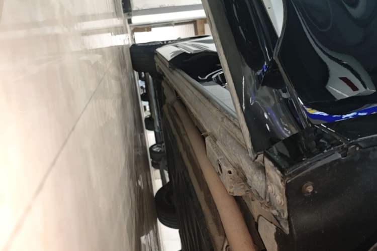 Used Denza D9 2024 DM-i 1050 Luxury Model Right Side Sill
