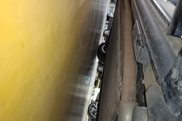 Used Denza D9 2024 DM-i 980 Four-Wheel Drive Flagship Model Right Side Sill