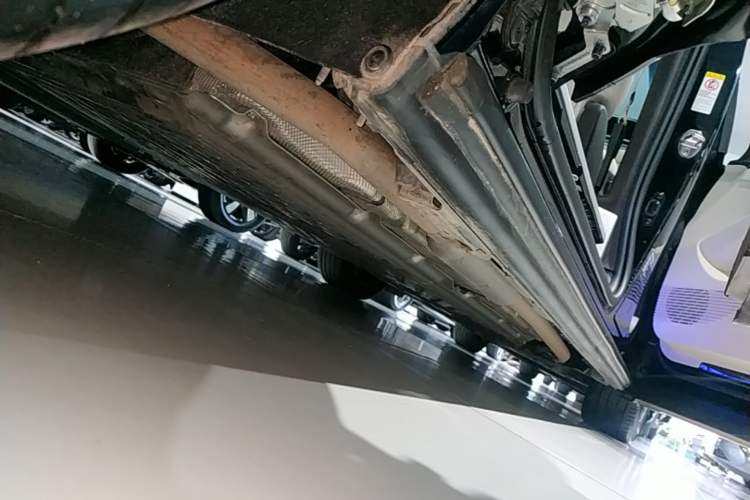 Used Denza D9 2024 DM-i 980 Four-Wheel Drive Prestige Model Right Side Sill