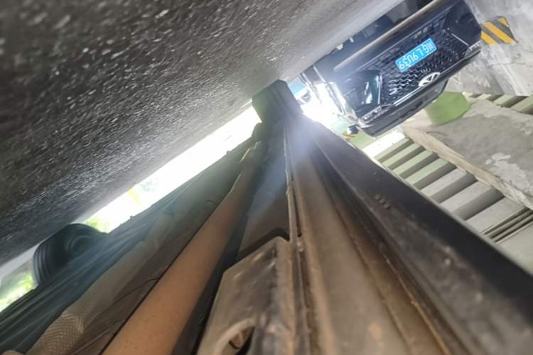 Used Denza D9 2024 DM-i 980 Four-Wheel Drive Flagship Model Right Side Sill