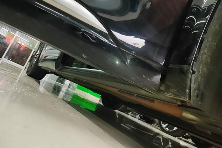 Used Denza D9 2024 DM-i 980 Four-Wheel Drive Flagship Model Right Side Sill