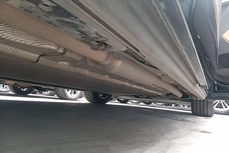 Used Denza D9 2024 DM-i 980 Four-Wheel Drive Flagship Model Right Side Sill