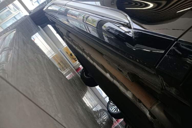 Used Denza D9 2024 DM-i 980 Four-Wheel Drive Prestige Model Right Side Sill