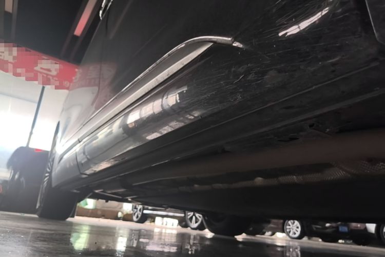 Used Denza D9 2024 DM-i 980 Four-Wheel Drive Flagship Model Right Side Sill