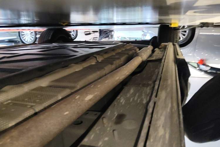 Used Denza D9 2024 DM-i 1050 Luxury Model Right Side Sill