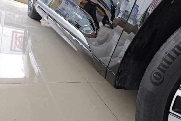 Used Denza D9 2024 DM-i 980 Four-Wheel Drive Flagship Model Right Side Sill