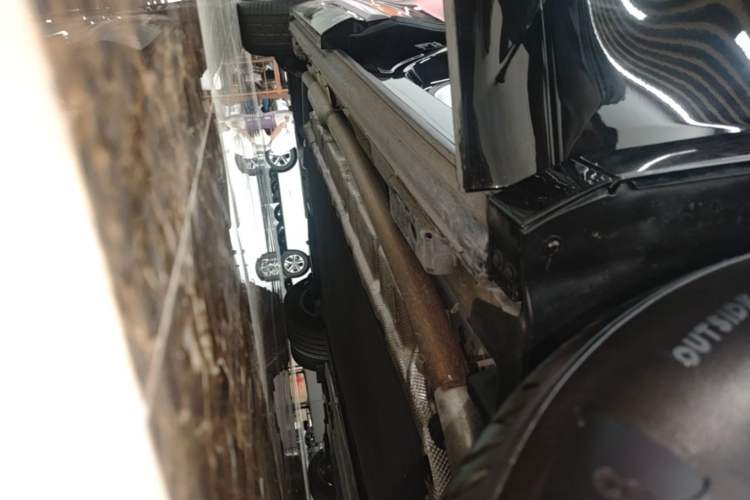 Used Denza D9 2024 DM-i 980 Four-Wheel Drive Prestige Model Right Side Sill