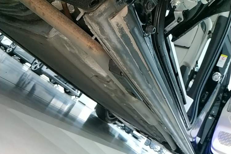 Used Denza D9 2024 DM-i 980 Four-Wheel Drive Prestige Model Right Side Sill