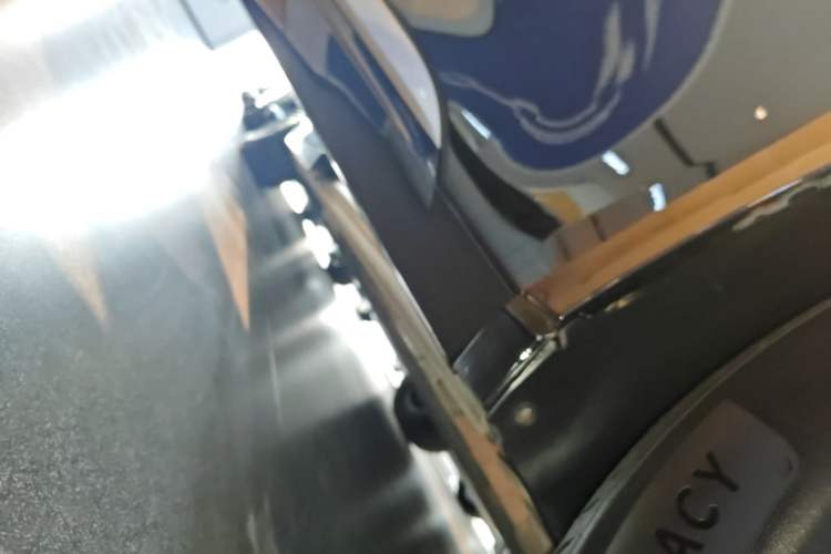 Used Denza D9 2024 DM-i 980 Four-Wheel Drive Prestige Model Right Side Sill