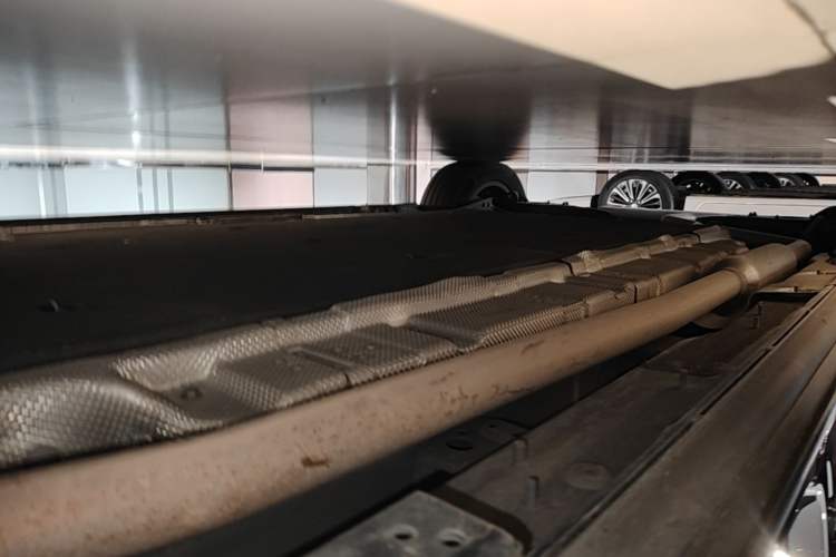 Used Denza D9 2024 DM-i 1050 Luxury Model Right Side Sill