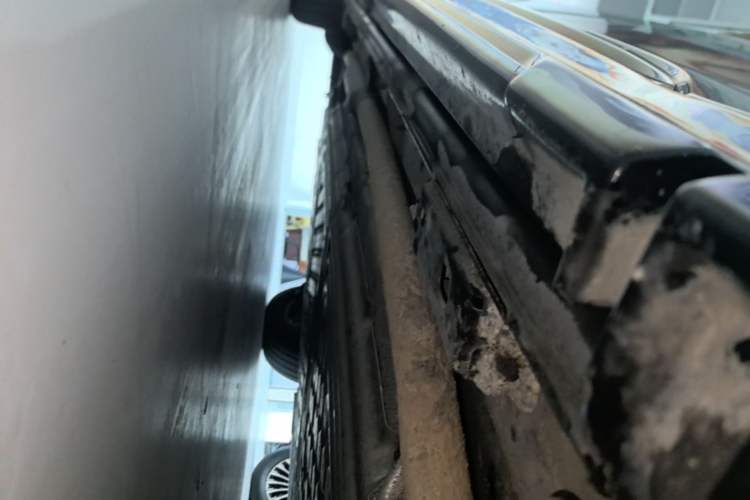 Used Denza D9 2024 DM-i 980 Four-Wheel Drive Prestige Model Right Side Sill