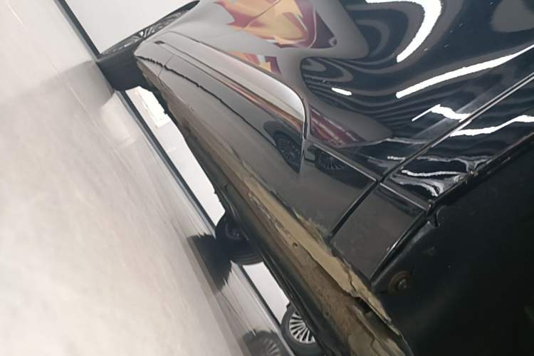 Used Denza D9 2024 DM-i 980 Four-Wheel Drive Prestige Model Right Side Sill