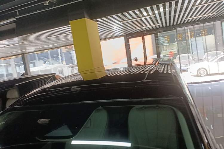 Used Denza D9 2024 EV 620 Premium Model Roof