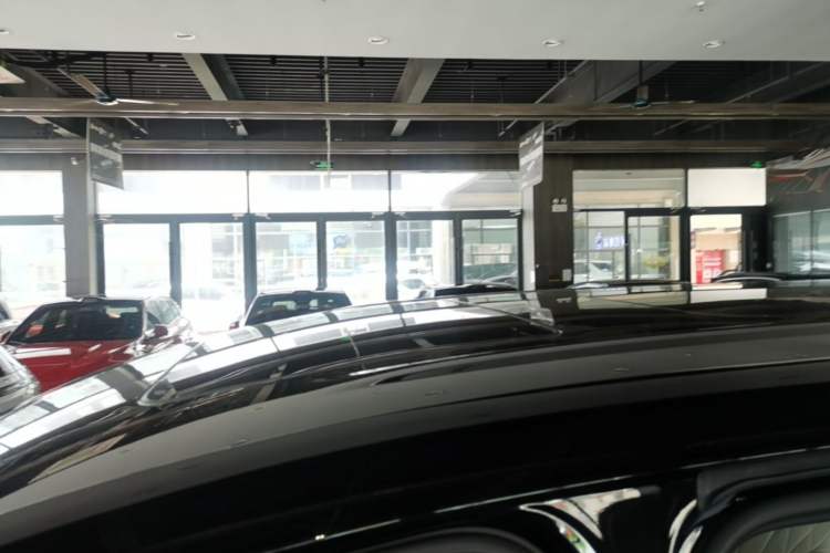Used Denza D9 2024 DM-i 1050 Luxury Model Roof