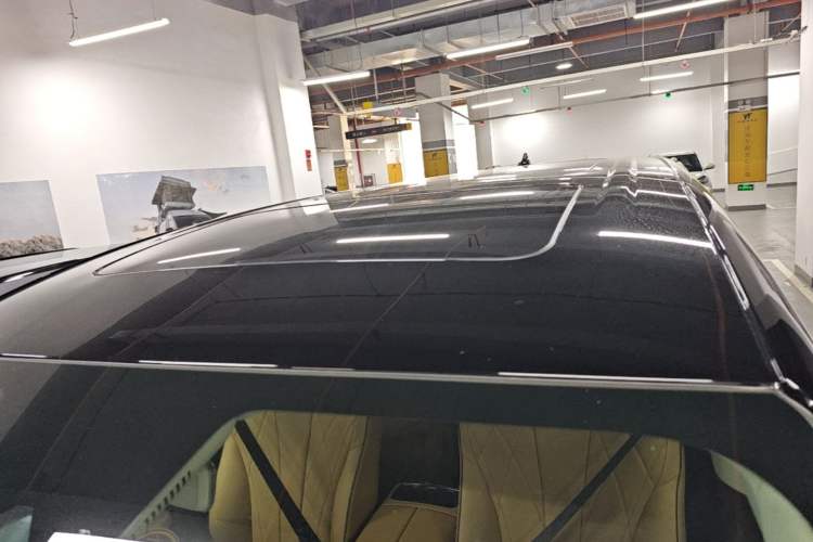 Used Denza D9 2024 DM-i 1050 Luxury Model Roof