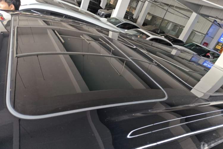 Used Denza D9 2024 DM-i 1050 Luxury Model Roof