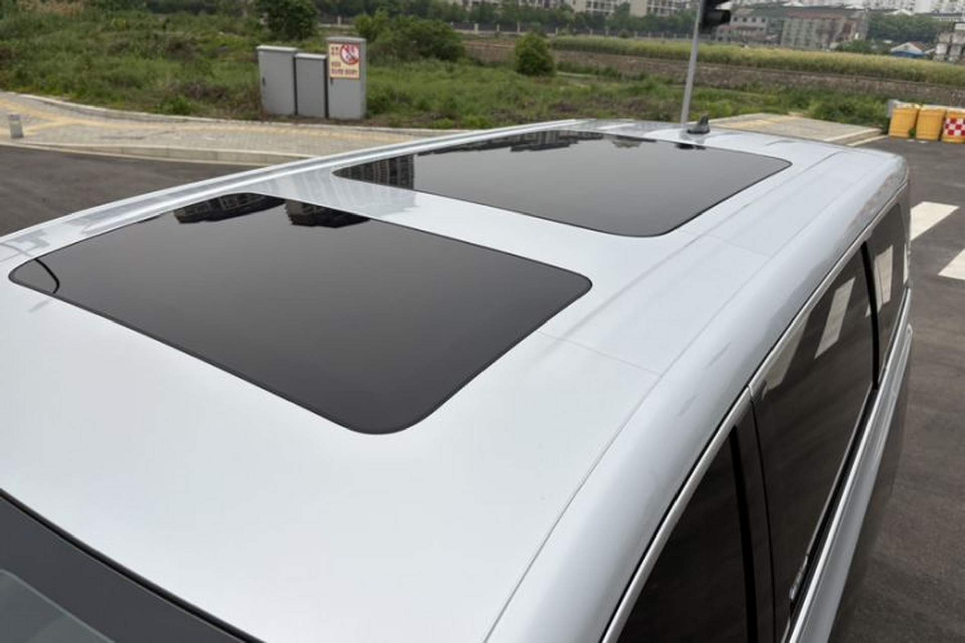 Used Denza D9 2024 DM-i 1050 Luxury Model Roof