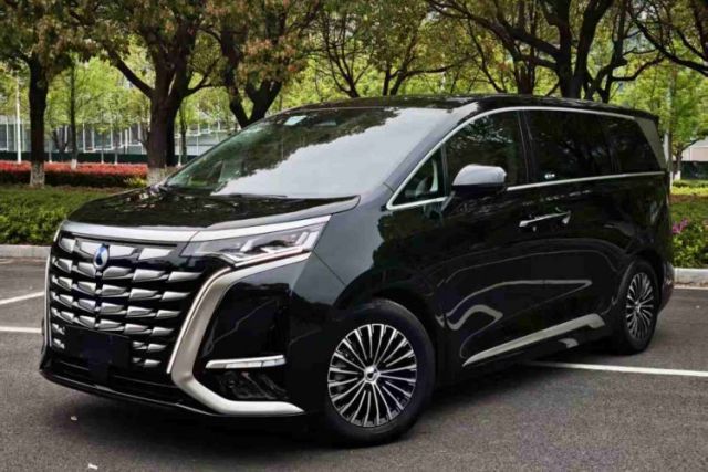 Used Denza D9 2024 DM-i 980 Four-Wheel Drive Flagship Model