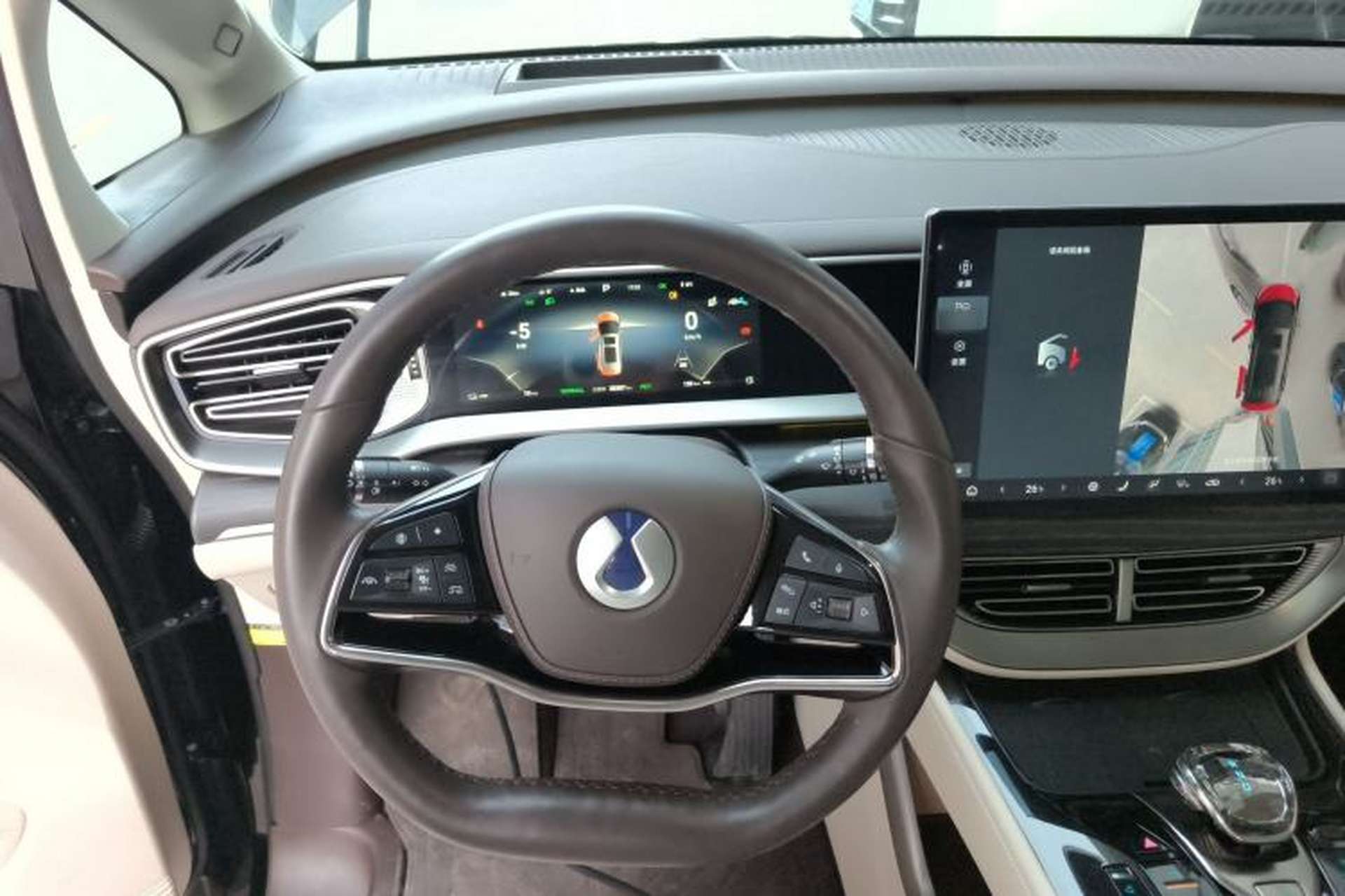 Used Denza D9 2024 DM-i 980 Four-Wheel Drive Flagship Model Steering Wheel