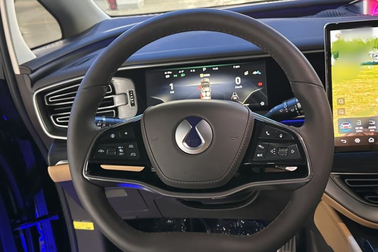 Used Denza D9 2024 DM-i 980 Four-Wheel Drive Prestige Model Steering Wheel