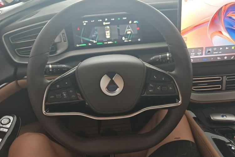 Used Denza D9 2024 DM-i 980 Four-Wheel Drive Prestige Model Steering Wheel