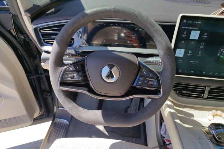 Used Denza D9 2024 DM-i 980 Four-Wheel Drive Prestige Model Steering Wheel
