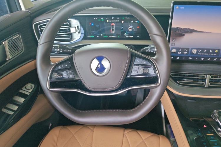Used Denza D9 2024 DM-i 980 Four-Wheel Drive Flagship Model Steering Wheel