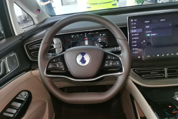 Used Denza D9 2024 DM-i 980 Four-Wheel Drive Flagship Model Steering Wheel
