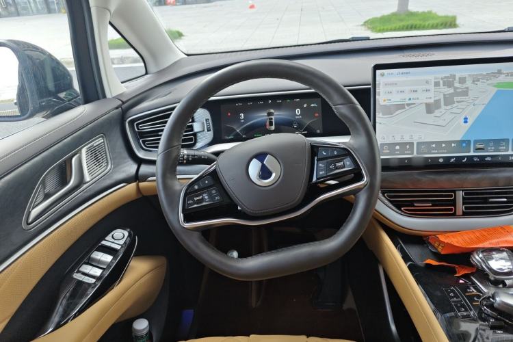Used Denza D9 2024 DM-i 980 Four-Wheel Drive Prestige Model Steering Wheel