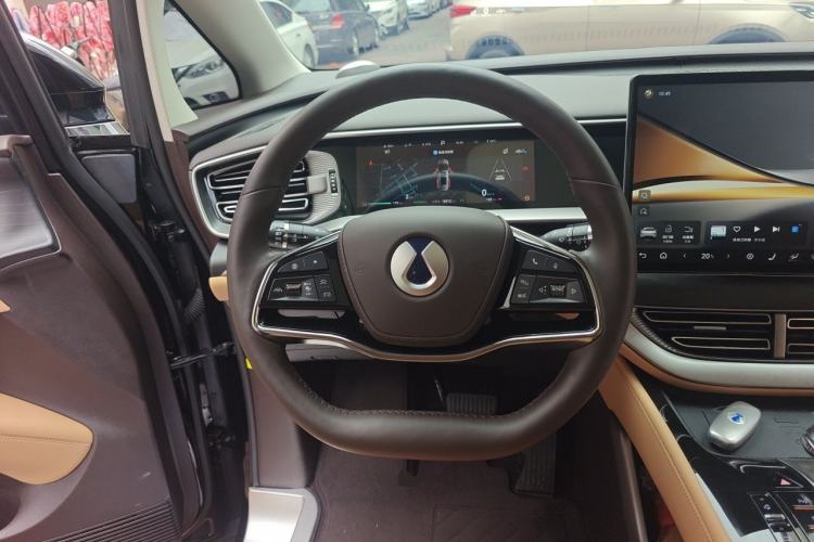 Used Denza D9 2024 DM-i 980 Four-Wheel Drive Prestige Model Steering Wheel