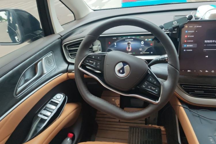 Used Denza D9 2024 DM-i 980 Four-Wheel Drive Prestige Model Steering Wheel
