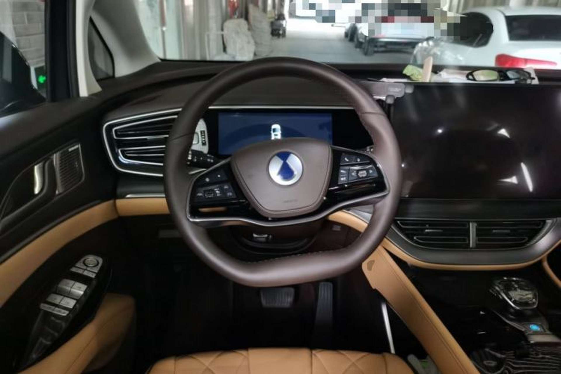 Used Denza D9 2024 DM-i 980 Four-Wheel Drive Prestige Model Steering Wheel