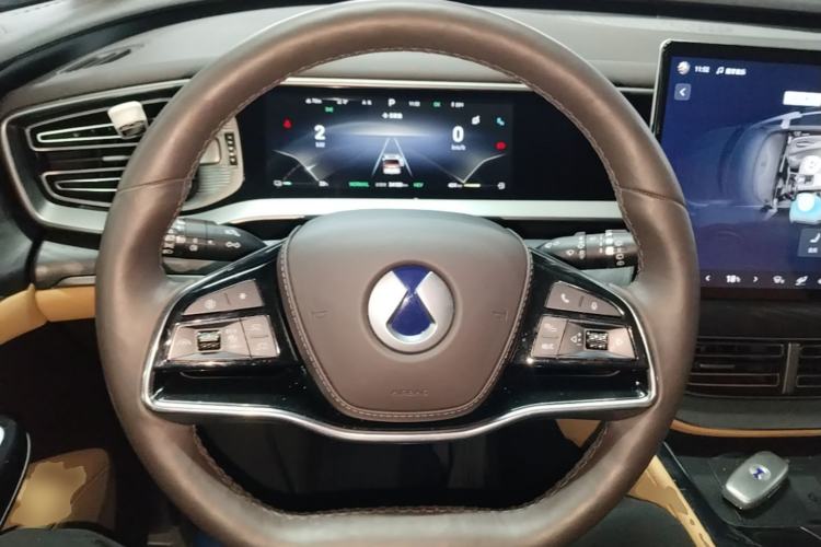 Used Denza D9 2024 DM-i 1050 Luxury Model Steering Wheel