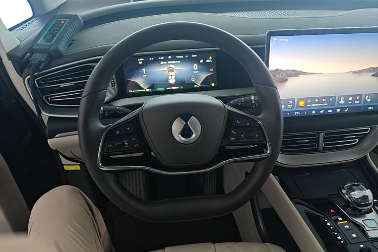 Used Denza D9 2024 DM-i 980 Four-Wheel Drive Flagship Model Steering Wheel