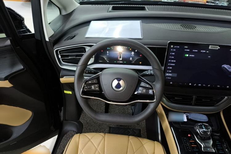 Used Denza D9 2024 DM-i 980 Four-Wheel Drive Prestige Model Steering Wheel