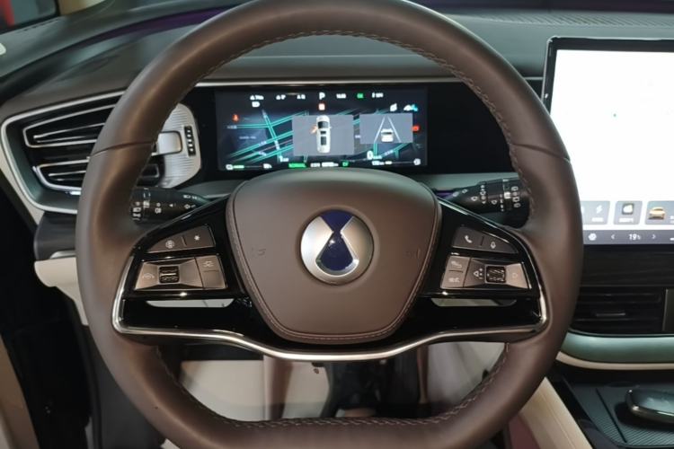 Used Denza D9 2024 DM-i 980 Four-Wheel Drive Flagship Model Steering Wheel