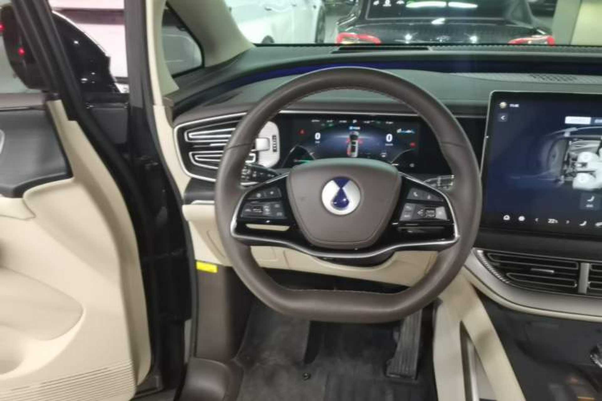 Used Denza D9 2024 DM-i 980 Four-Wheel Drive Prestige Model Steering Wheel
