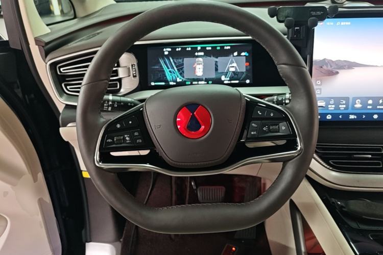 Used Denza D9 2024 DM-i 980 Four-Wheel Drive Flagship Model Steering Wheel