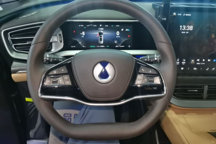 Used Denza D9 2024 DM-i 980 Four-Wheel Drive Prestige Model Steering Wheel