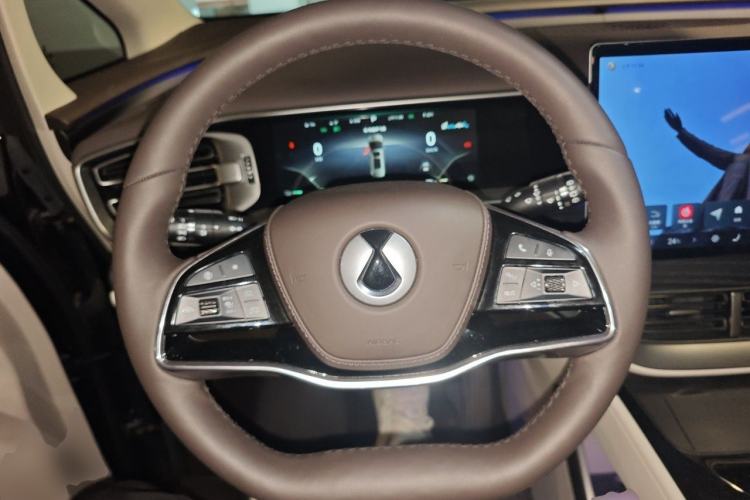 Used Denza D9 2024 DM-i 980 Four-Wheel Drive Prestige Model Steering Wheel