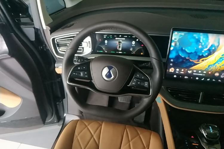 Used Denza D9 2024 DM-i 1050 Luxury Model Steering Wheel