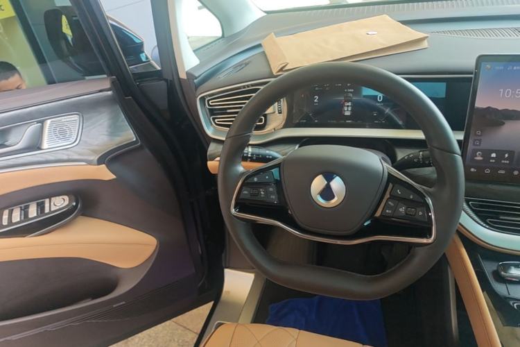 Used Denza D9 2024 DM-i 1050 Luxury Model Steering Wheel