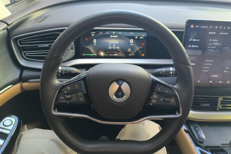 Used Denza D9 2024 DM-i 980 Four-Wheel Drive Flagship Model Steering Wheel