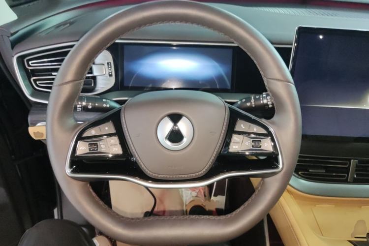 Used Denza D9 2024 DM-i 980 Four-Wheel Drive Prestige Model Steering Wheel