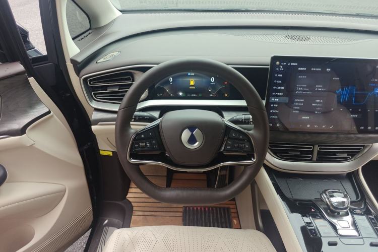 Used Denza D9 2024 DM-i 1050 Luxury Model Steering Wheel