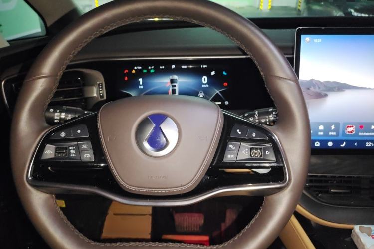 Used Denza D9 2024 DM-i 1050 Luxury Model Steering Wheel